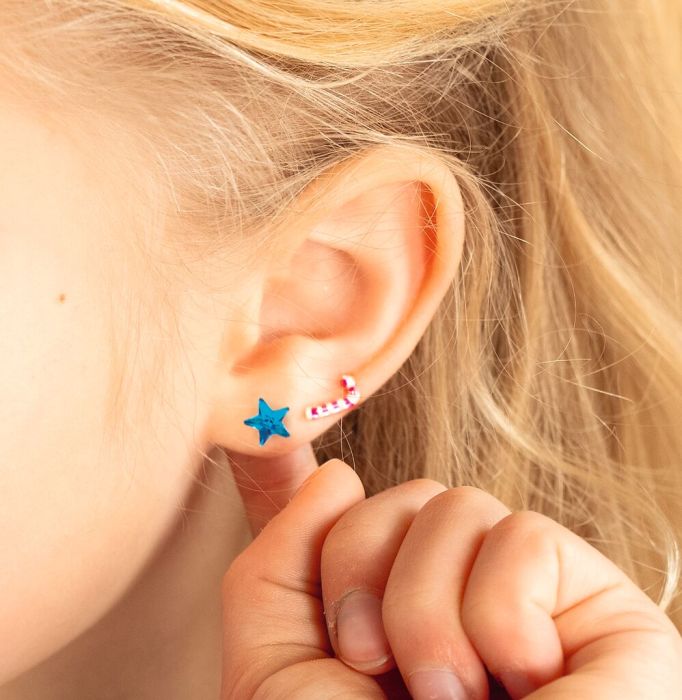 Glitzernde Klebeohrringe