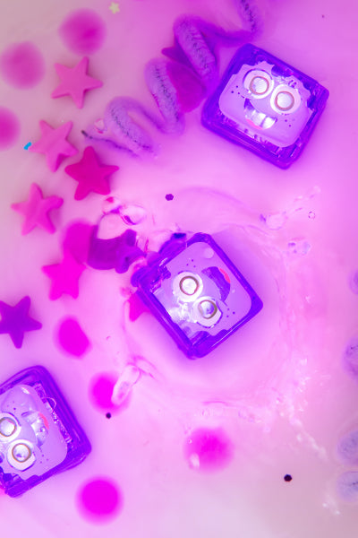 Leuchtender Badewürfel lila | Lumi Lila Glopals
